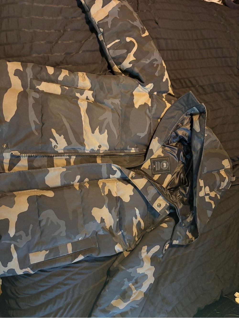 Canada Goose MacMillan Parka Black Label – Men's Size L (Black Classic Camo)